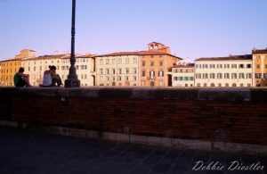 buildings-over-the-wall-italy-09_1