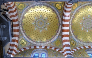 notre-dame-ceiling-in-marsaille-1