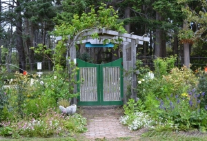 green-garden-gate-10