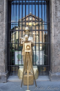 human-statue-in-siena-italy-09